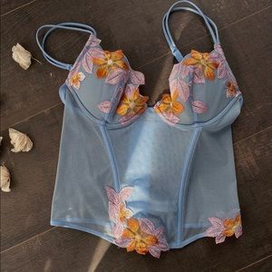 Vintage Malizia by LA PERLA baby blue floral embroidery corset 38A/36B/34C